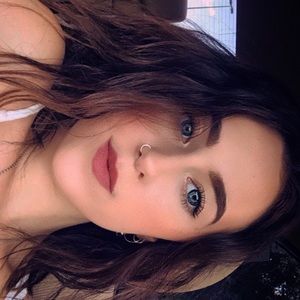 Meet your Posher, Abigail